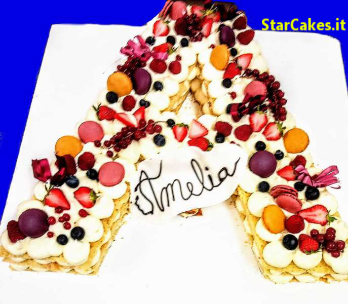 Torta a forma di lettera