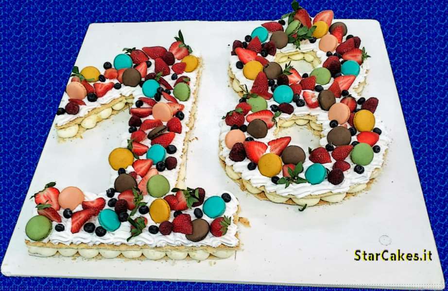 Torta millefoglie a forma di numero