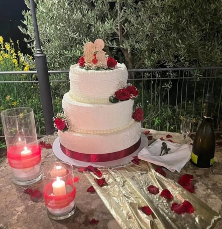 Torta nuziale in panna